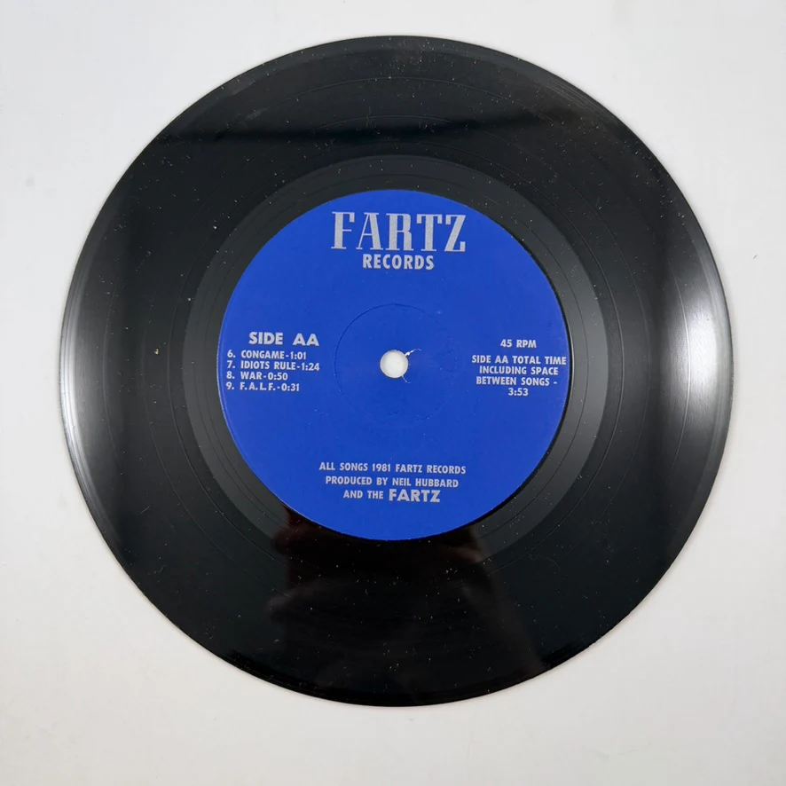 The Fartz – Because This Fuckin' World Stinks... 7" USED Vinyl VG++/VG+ - Image 3